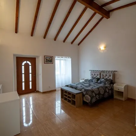 בית נופש Casa Torre Andorinhas נאזרה
