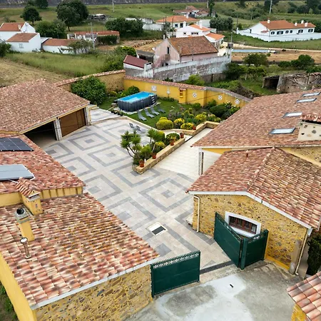 Casa Torre Andorinhas בית נופש נאזרה