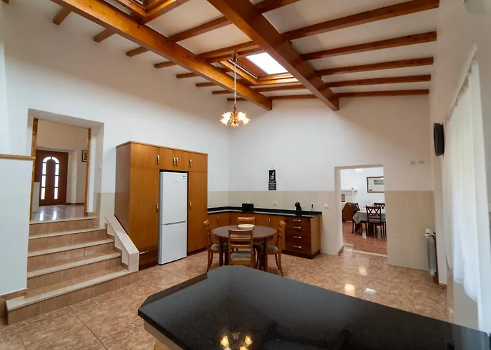 בית נופש Casa Torre Andorinhas נאזרה