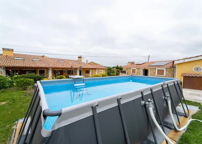 Casa Torre Andorinhas * נאזרה